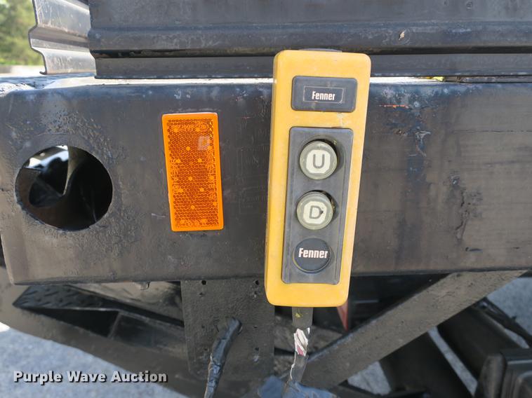 image for item DB8809 2004 Ford F650 flatbed truck