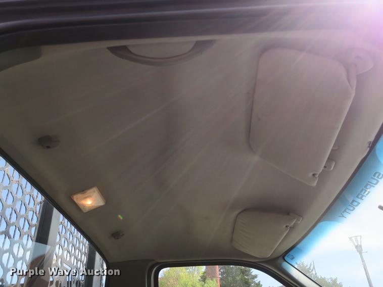 image for item DB8809 2004 Ford F650 flatbed truck