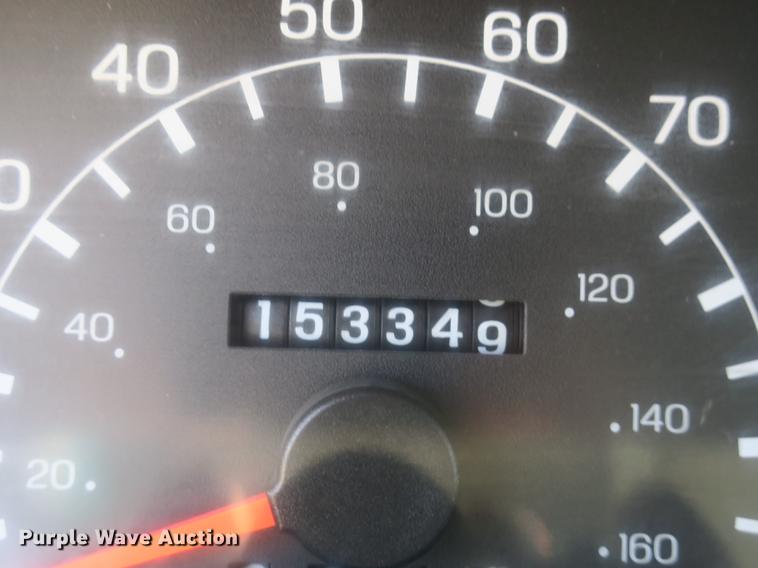 image for item DB8809 2004 Ford F650 flatbed truck