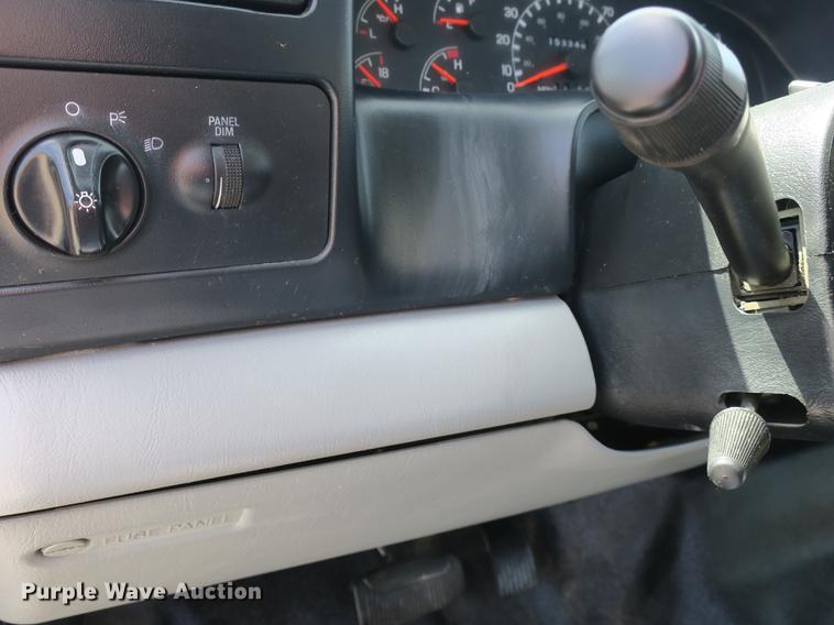 image for item DB8809 2004 Ford F650 flatbed truck