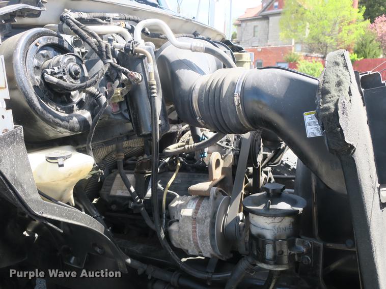 image for item DB8809 2004 Ford F650 flatbed truck