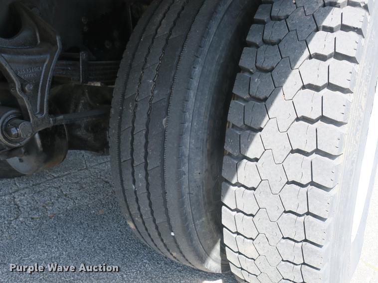 image for item DB8809 2004 Ford F650 flatbed truck