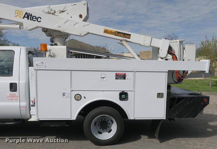 image for item DB8810 2011 Ford F550 bucket truck