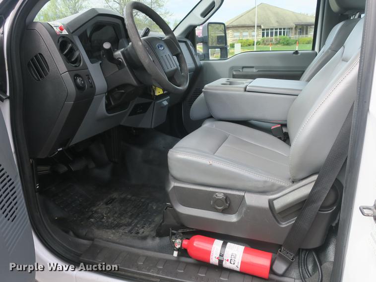 image for item DB8810 2011 Ford F550 bucket truck