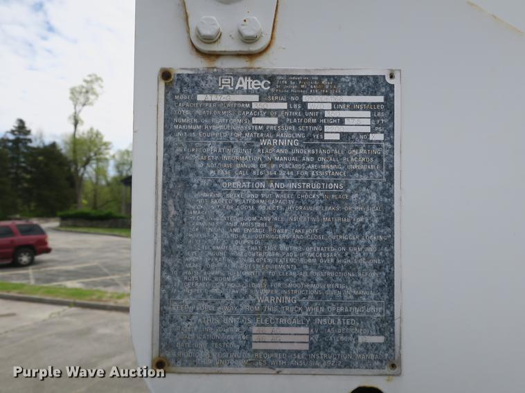 image for item DB8810 2011 Ford F550 bucket truck