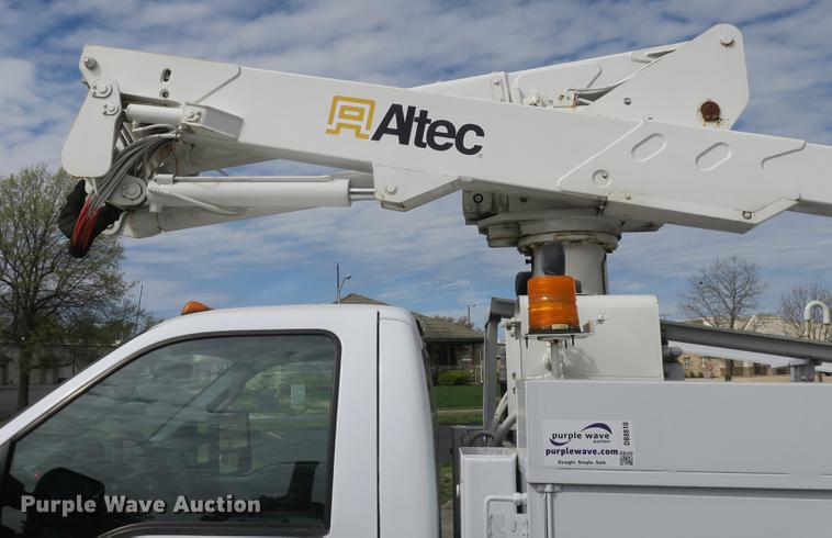 image for item DB8810 2011 Ford F550 bucket truck
