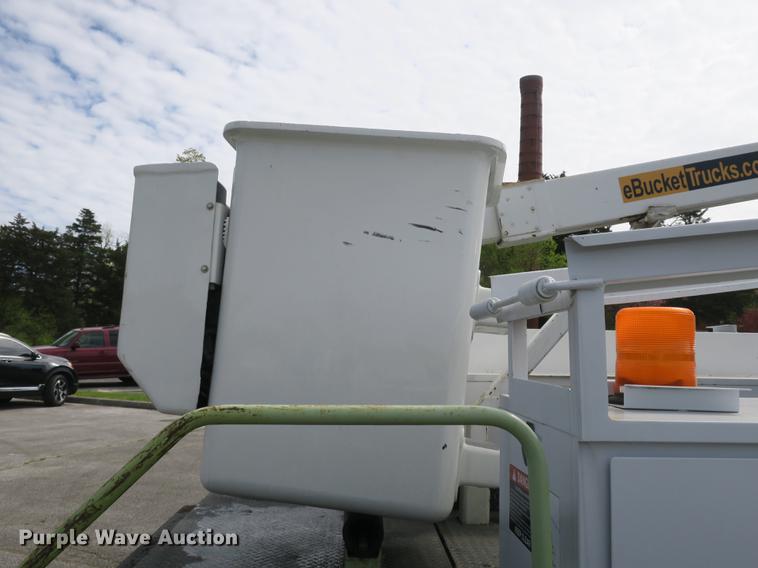 image for item DB8810 2011 Ford F550 bucket truck