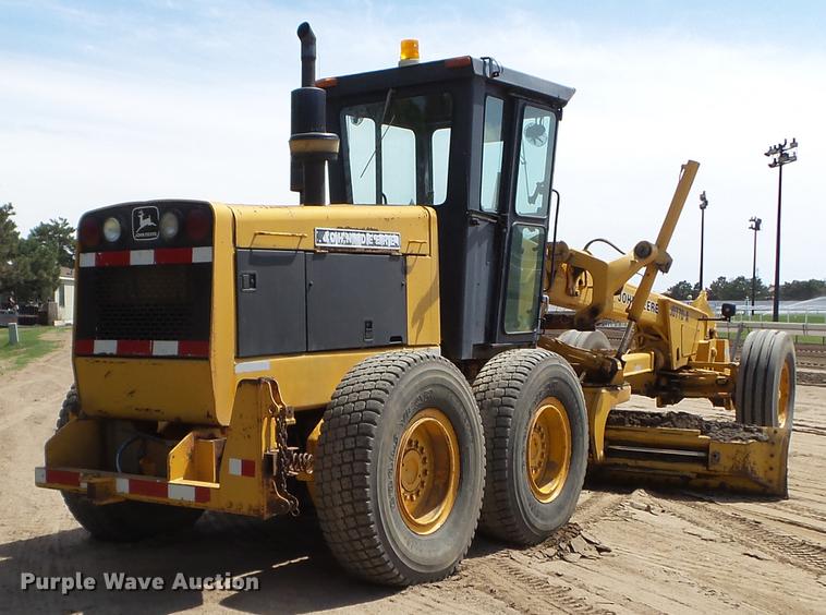 image for item DC1249 1981 John Deere 770A motor grader