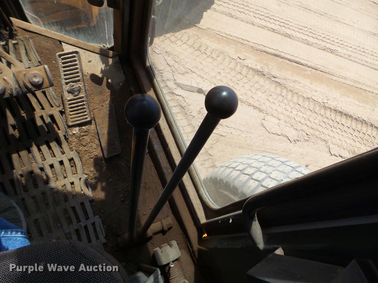 image for item DC1249 1981 John Deere 770A motor grader