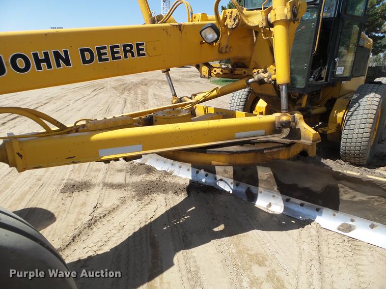 image for item DC1249 1981 John Deere 770A motor grader