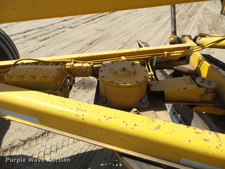 image for item DC1249 1981 John Deere 770A motor grader