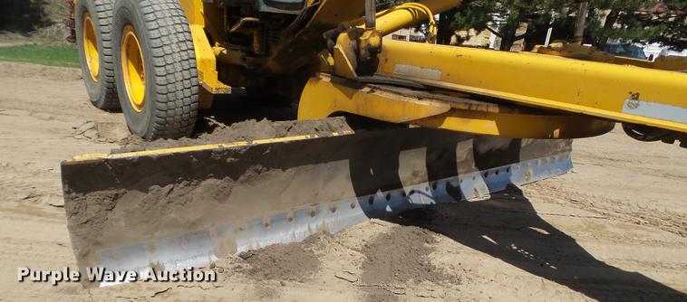 image for item DC1249 1981 John Deere 770A motor grader