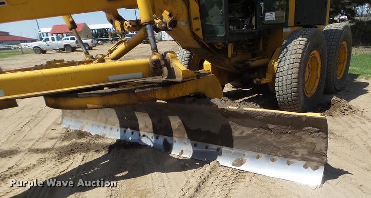 image for item DC1249 1981 John Deere 770A motor grader