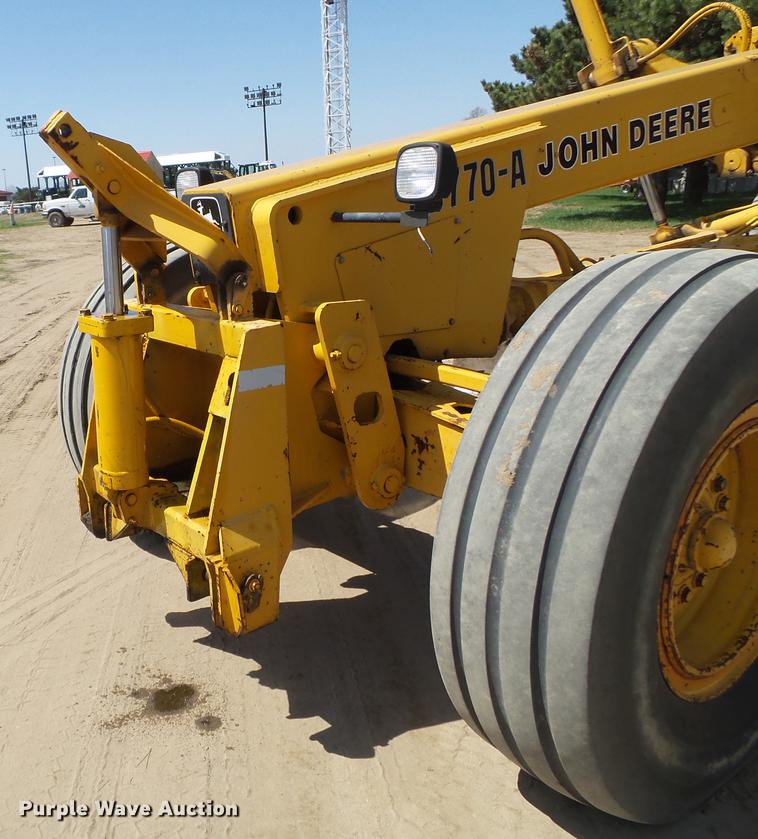 image for item DC1249 1981 John Deere 770A motor grader