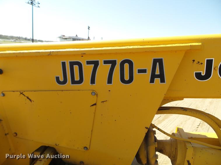 image for item DC1249 1981 John Deere 770A motor grader