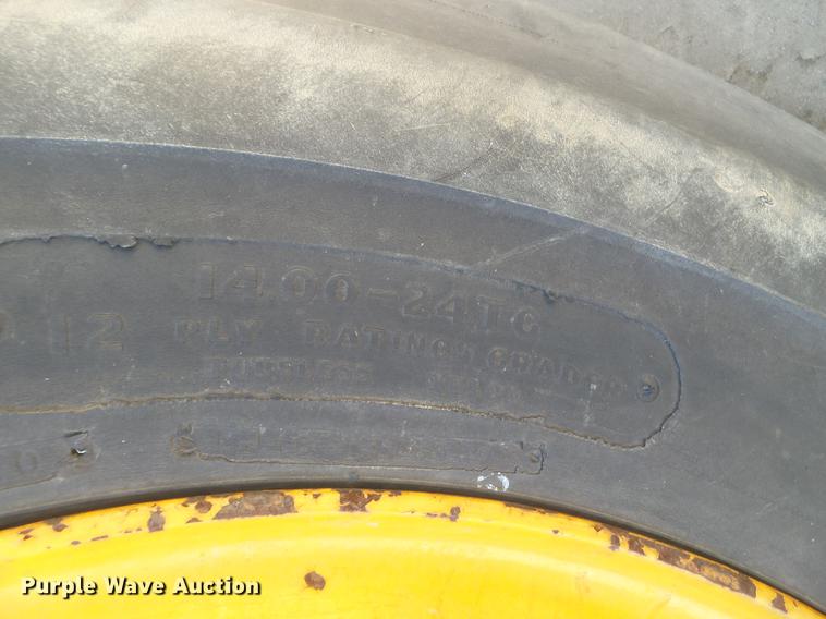 image for item DC1249 1981 John Deere 770A motor grader