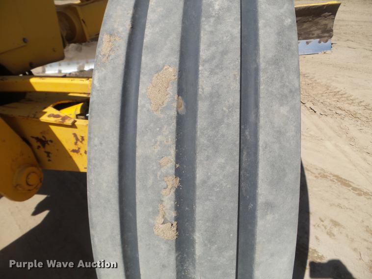 image for item DC1249 1981 John Deere 770A motor grader