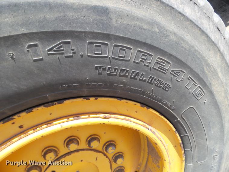 image for item DC1249 1981 John Deere 770A motor grader