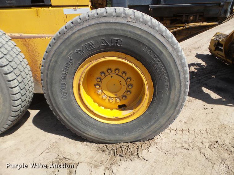 image for item DC1249 1981 John Deere 770A motor grader