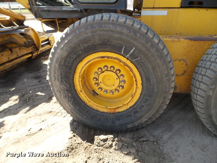 image for item DC1249 1981 John Deere 770A motor grader