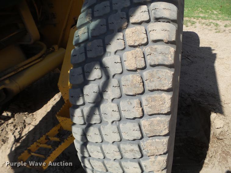 image for item DC1249 1981 John Deere 770A motor grader