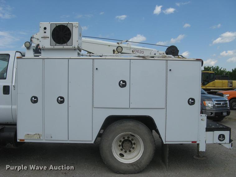 image for item DC1355 2008 Ford F750 Super Duty service truck