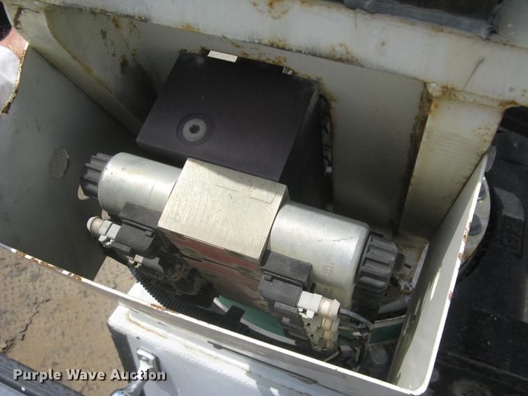 image for item DC1355 2008 Ford F750 Super Duty service truck