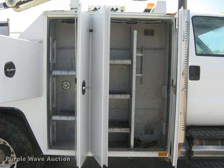 image for item DC1355 2008 Ford F750 Super Duty service truck