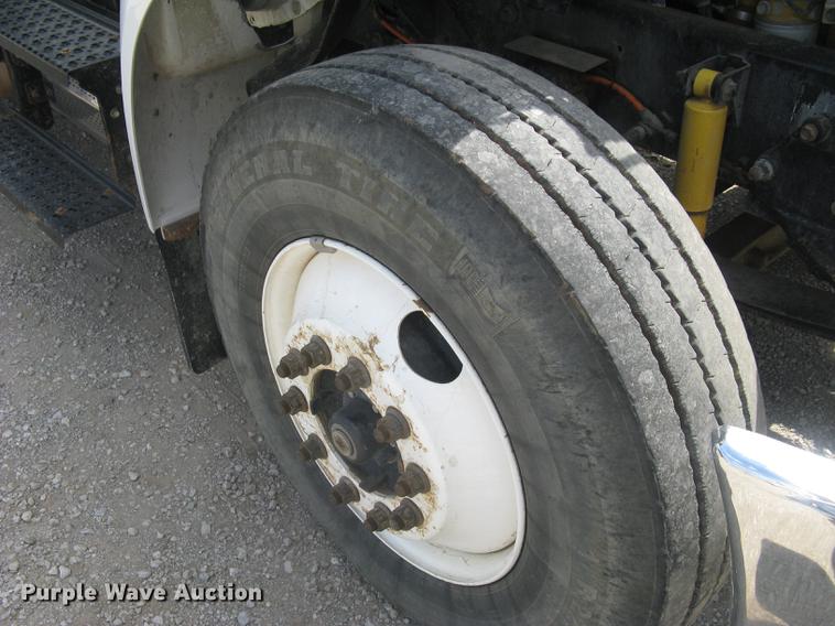 image for item DC1355 2008 Ford F750 Super Duty service truck