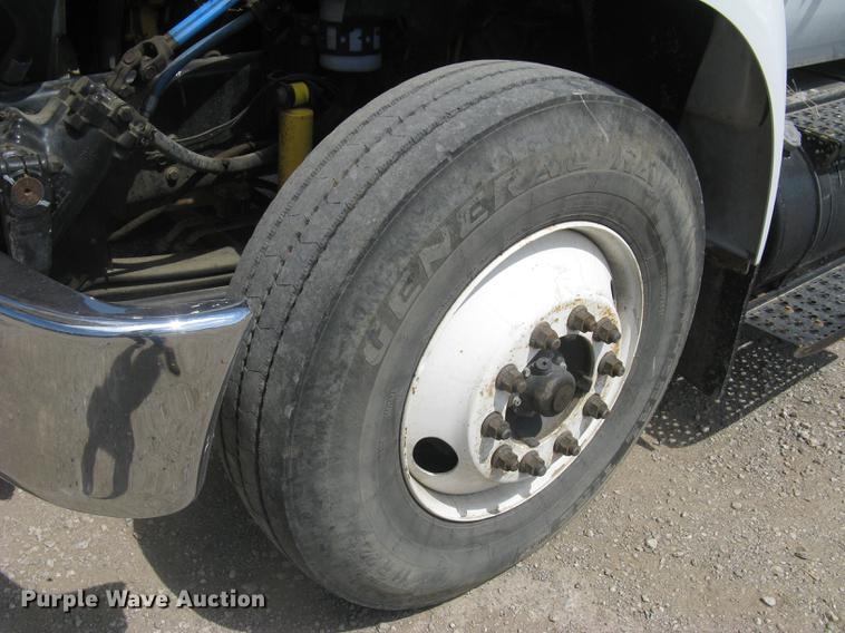 image for item DC1355 2008 Ford F750 Super Duty service truck