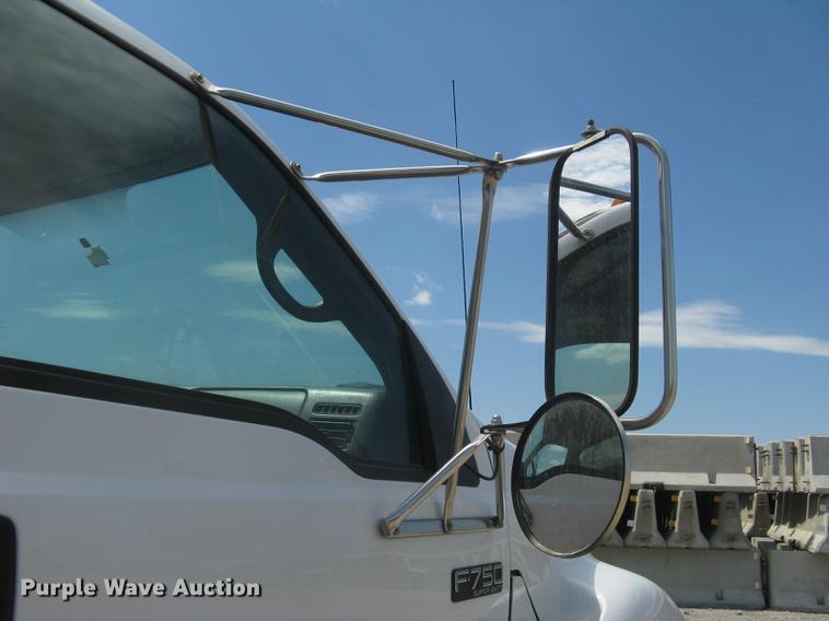 image for item DC1355 2008 Ford F750 Super Duty service truck