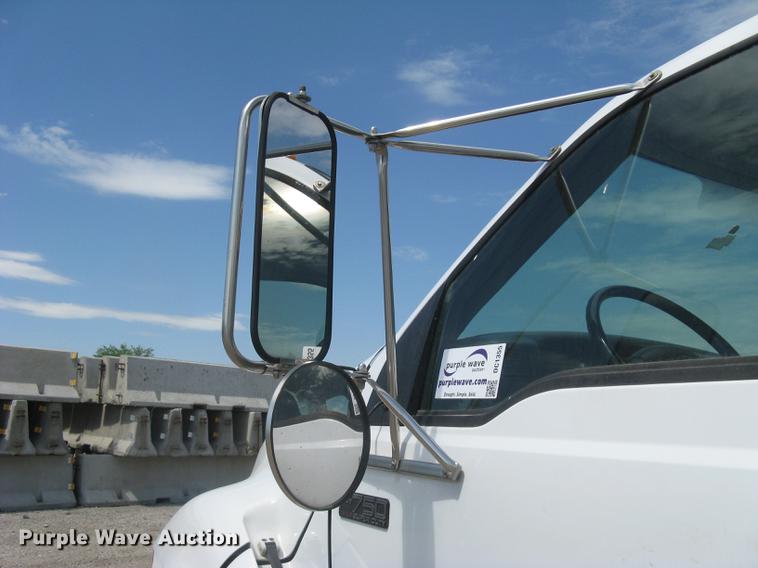 image for item DC1355 2008 Ford F750 Super Duty service truck