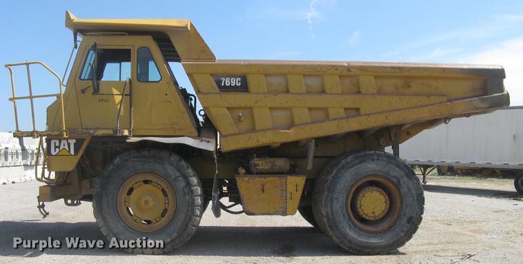 image for item DC1362 1995 Caterpillar 769C haul truck