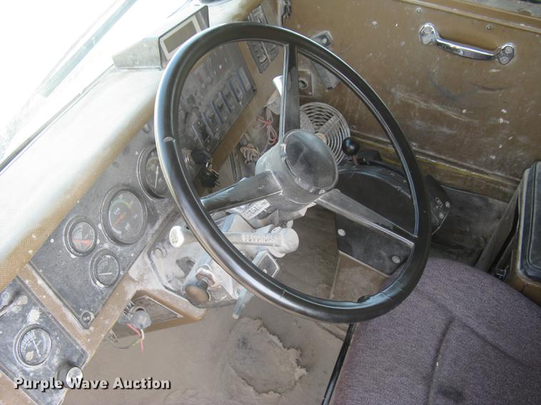 image for item DC1362 1995 Caterpillar 769C haul truck