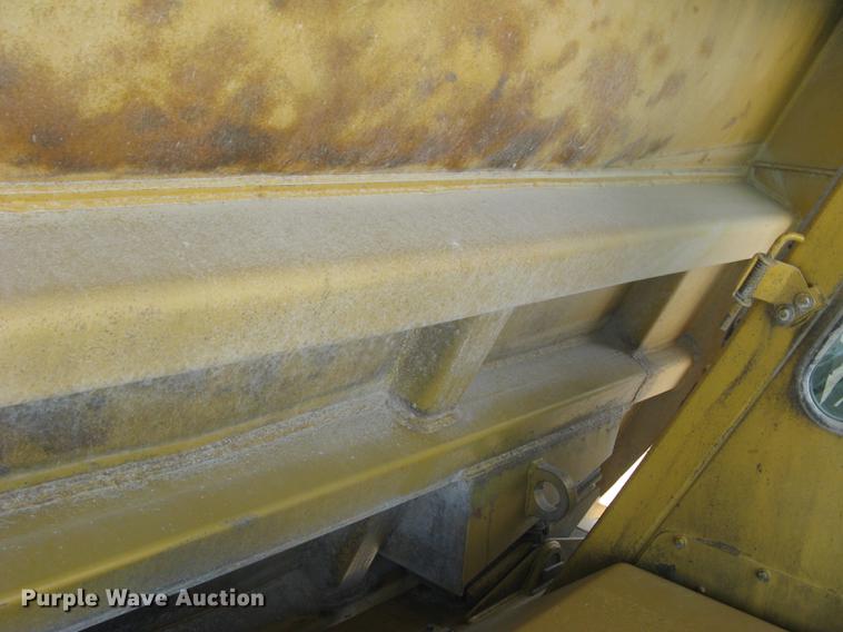 image for item DC1362 1995 Caterpillar 769C haul truck