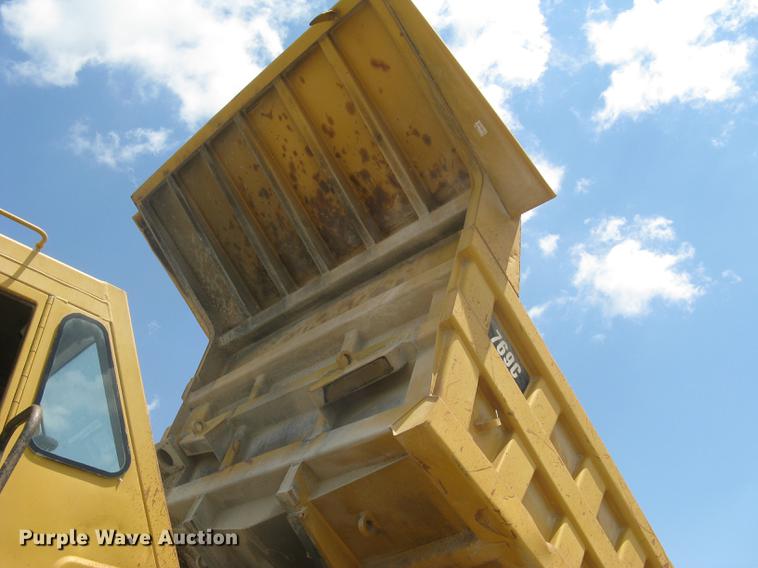 image for item DC1362 1995 Caterpillar 769C haul truck