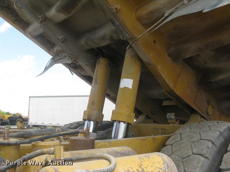 image for item DC1362 1995 Caterpillar 769C haul truck