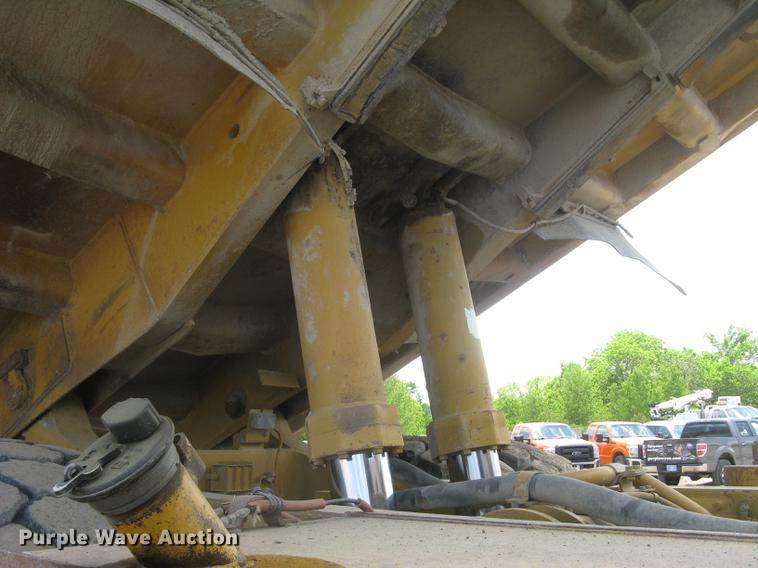 image for item DC1362 1995 Caterpillar 769C haul truck