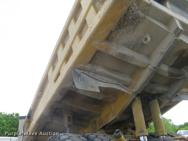 image for item DC1362 1995 Caterpillar 769C haul truck