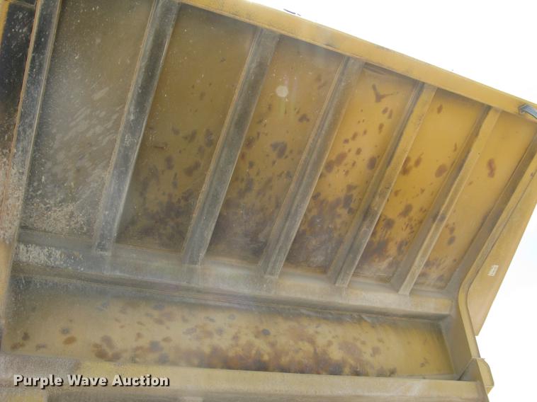 image for item DC1362 1995 Caterpillar 769C haul truck