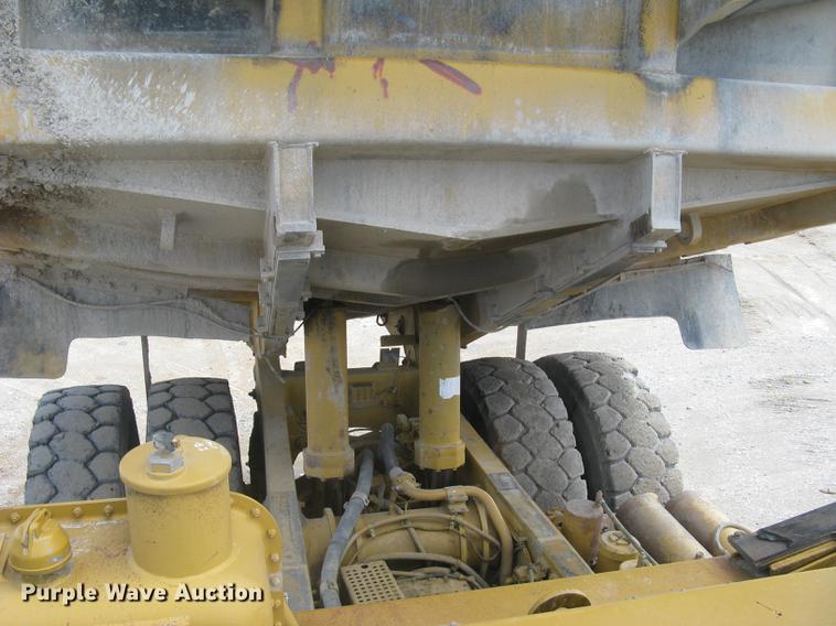 image for item DC1362 1995 Caterpillar 769C haul truck