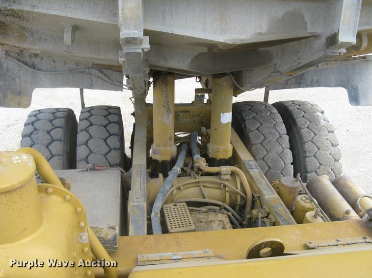 image for item DC1362 1995 Caterpillar 769C haul truck