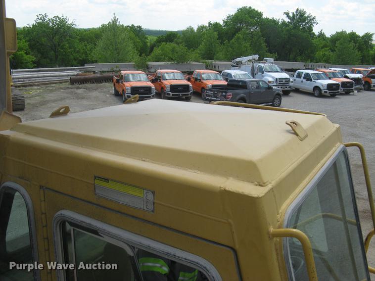 image for item DC1362 1995 Caterpillar 769C haul truck