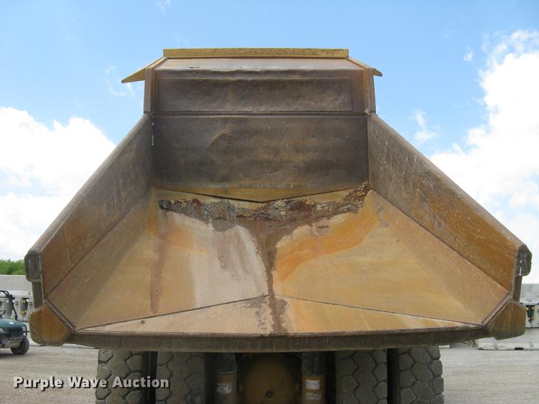 image for item DC1362 1995 Caterpillar 769C haul truck