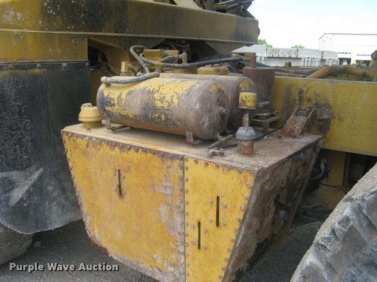 image for item DC1362 1995 Caterpillar 769C haul truck