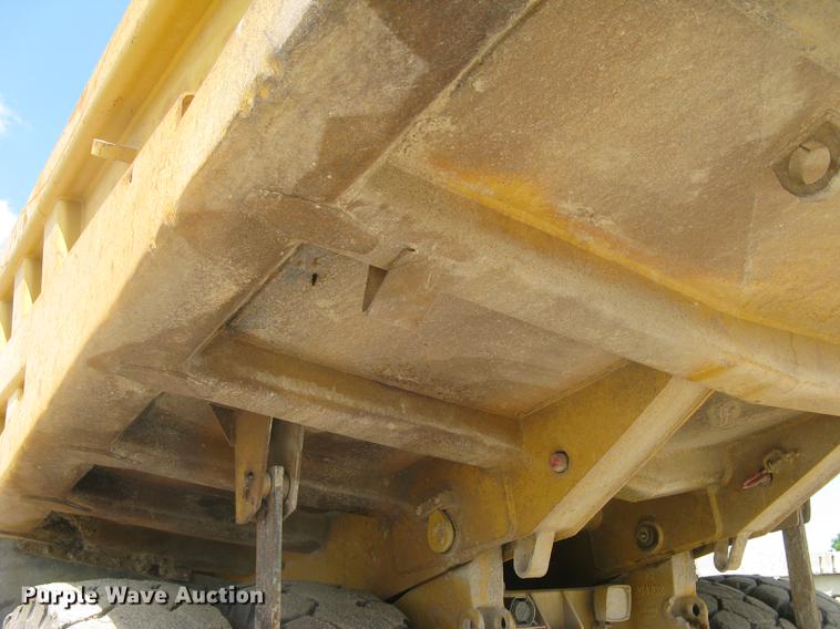 image for item DC1362 1995 Caterpillar 769C haul truck