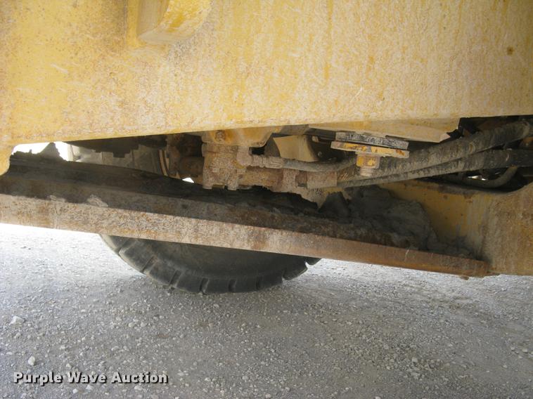 image for item DC1362 1995 Caterpillar 769C haul truck