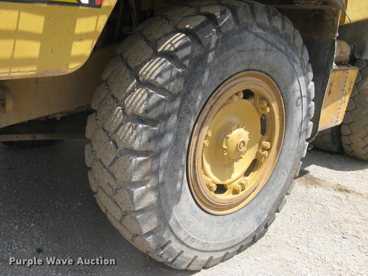 image for item DC1362 1995 Caterpillar 769C haul truck