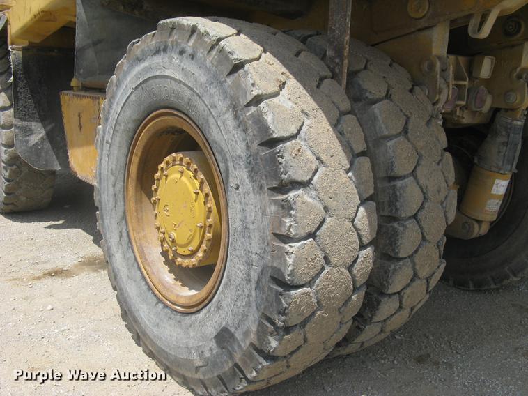 image for item DC1362 1995 Caterpillar 769C haul truck