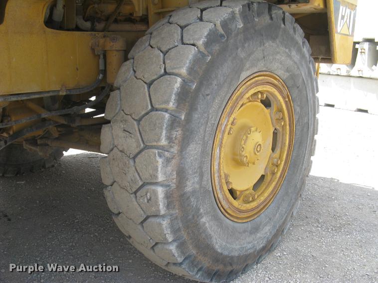 image for item DC1362 1995 Caterpillar 769C haul truck